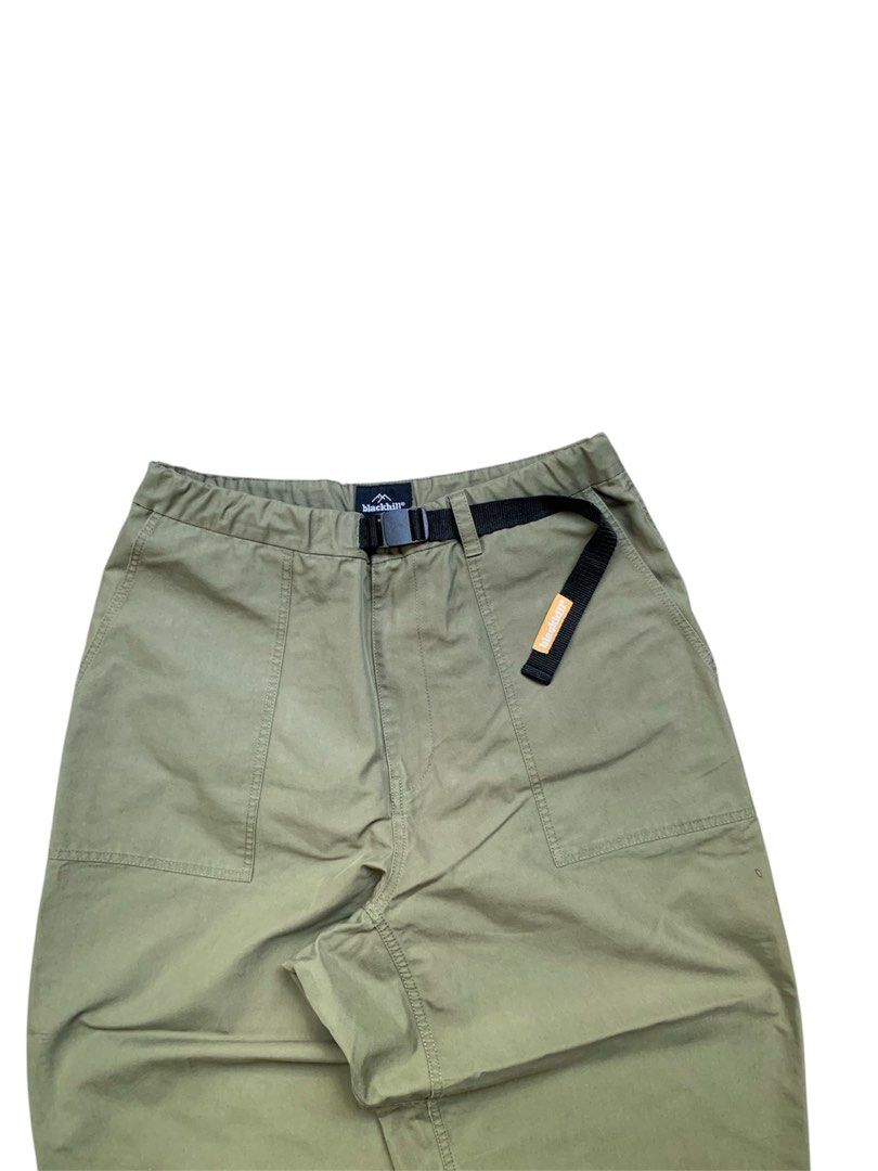 Blackhill Olive Green Baloon Pants (Category: Jeans) located in Buhi. Submitted by sneak_pick (Listing ID 1464601161, Image 3). Description: Blackhill Olive Green Baloon Pants Measurements: Waist: 32” Length: 38” Leg Opening: 8.5” Very Minimal signs of use. Excellent condition..