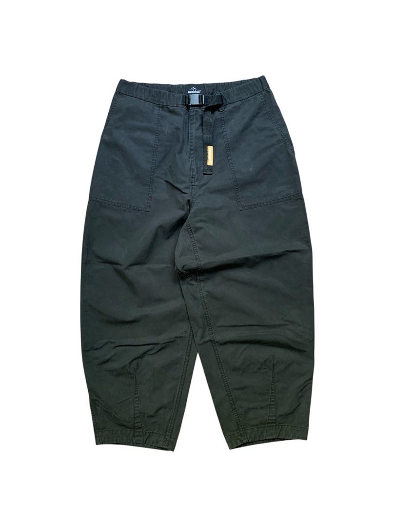 Blackhill Black Baloon pants (Category: Jeans) located in Buhi. Submitted by sneak_pick (Listing ID 1464601457, Image 1). Description: Blackhill Black Baloon pants Measurements: Waist: 32” Length: 38” Leg Opening: 8.5” Very Minimal signs of use. Excellent condition..