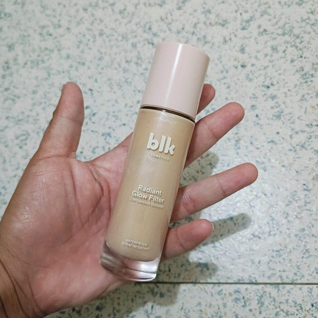 BLK Radiant Glow Filter (Category: Makeup) located in Paranaque City. Submitted by yoursourceoffits (Listing ID 1464647448, Image 1). Description: ✨ BLK COSMETICS FRESH RADIANT GLOW FILTER (SHADE: OAT) ✨ Get that ultimate "lit-from-within" look with the blk cosmetics Fresh Radiant Glow Filter in Oat! This multi-purpose liquid complexion booster gives you a soft-focus, luminous finish that blurs imperfections while keeping your skin looking natura