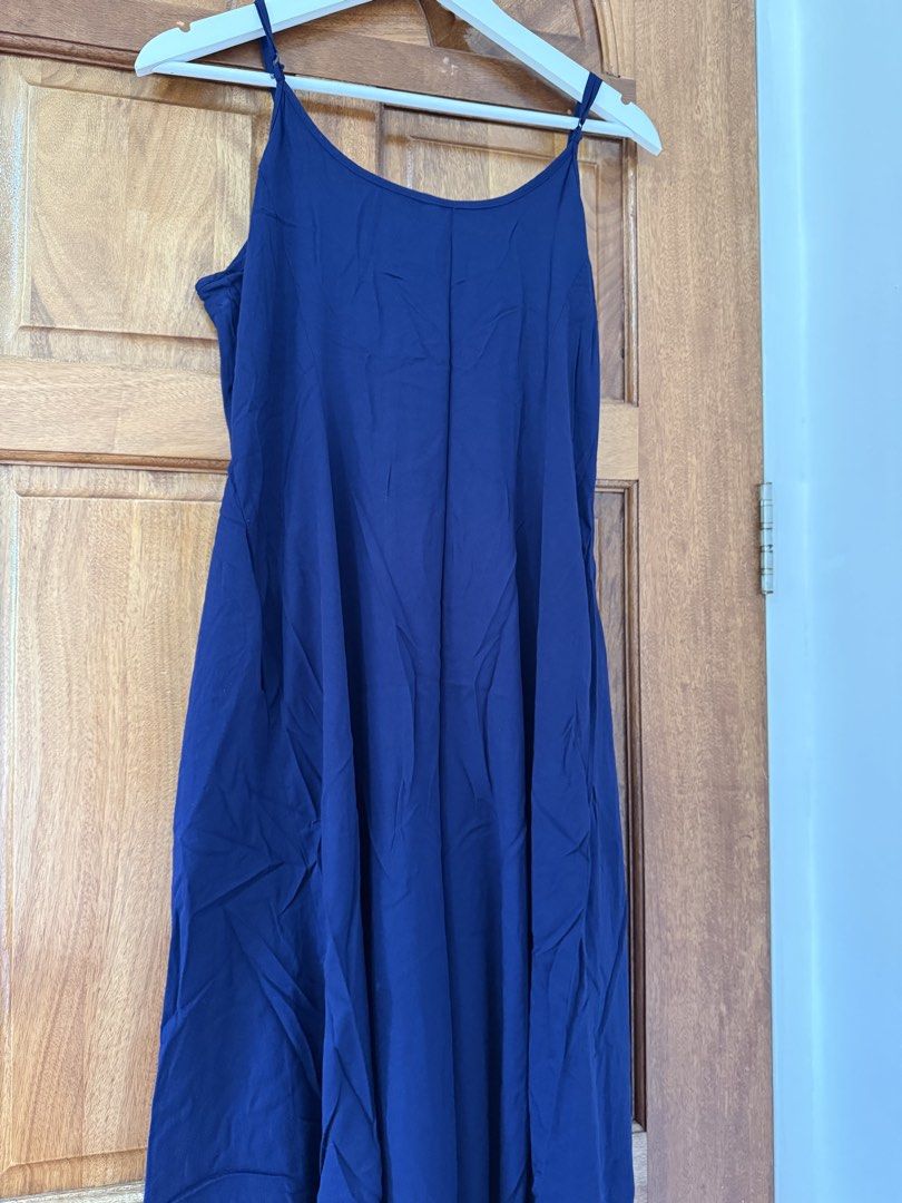 Blue Uniqlo Long Dress (Category: Dresses) located in Naga. Submitted by sbcookieee (Listing ID 1464716068, Image 3). Description: .