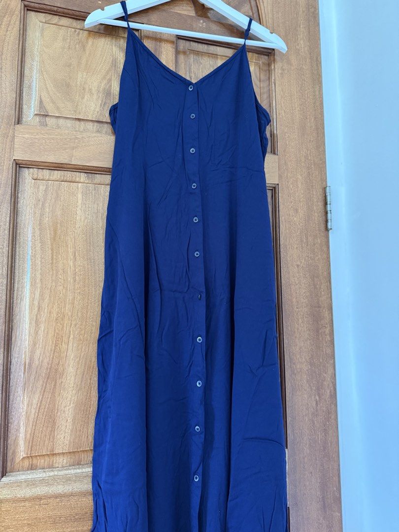 Blue Uniqlo Long Dress (Category: Dresses) located in Naga. Submitted by sbcookieee (Listing ID 1464716068, Image 1). Description: .