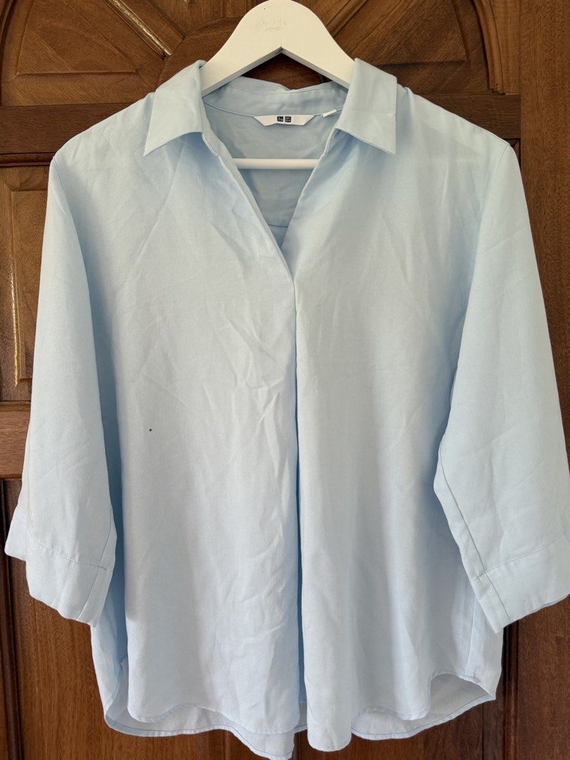 Blue Uniqlo Long Sleeves (Category: Longsleeves) located in Naga. Submitted by sbcookieee (Listing ID 1464705292, Image 1). Description: .