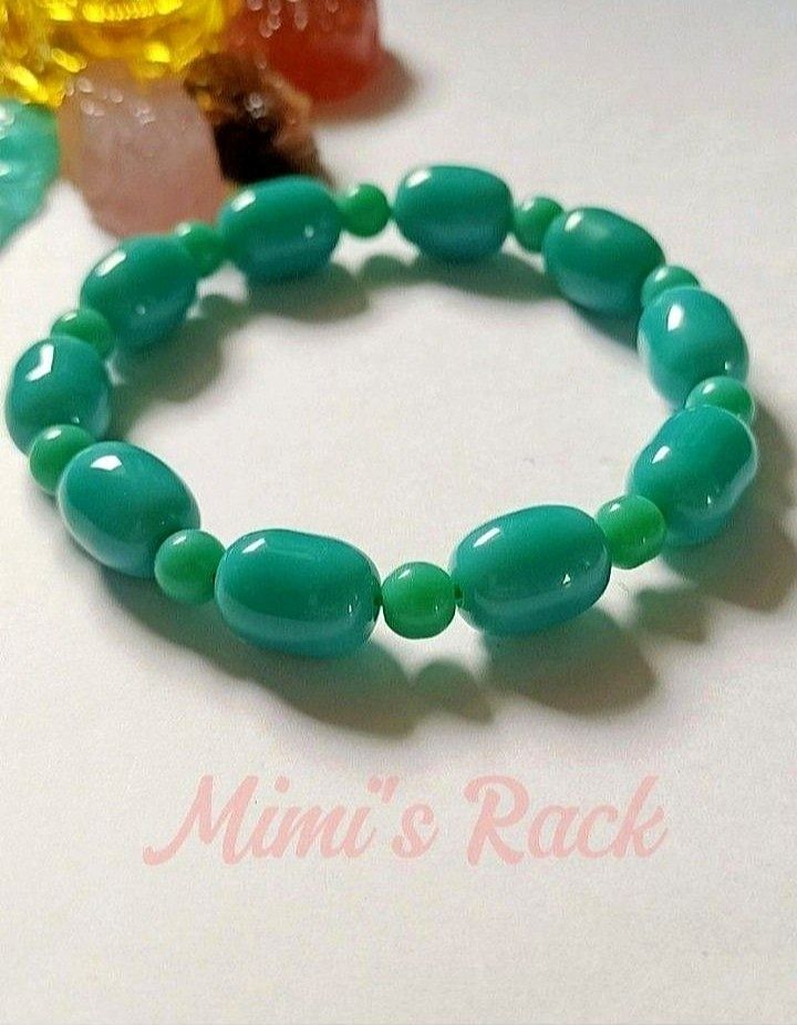BLUEGREEN BARREL AGATE STONE BRACELET (Category: Bracelets) located in Taguig. Submitted by mimisrack (Listing ID 1464708842, Image 2). Description: 🩵Brings balance, calmness, and positive energy instantly -Enhances heart-centered energy, love, and emotional healing -Protects from negative energy, bad luck, and emotional pain -Increases wisdom, inner strength, and joyful spirit -Grants soothing energy and peaceful vibes -Blue-Green Agate symboli