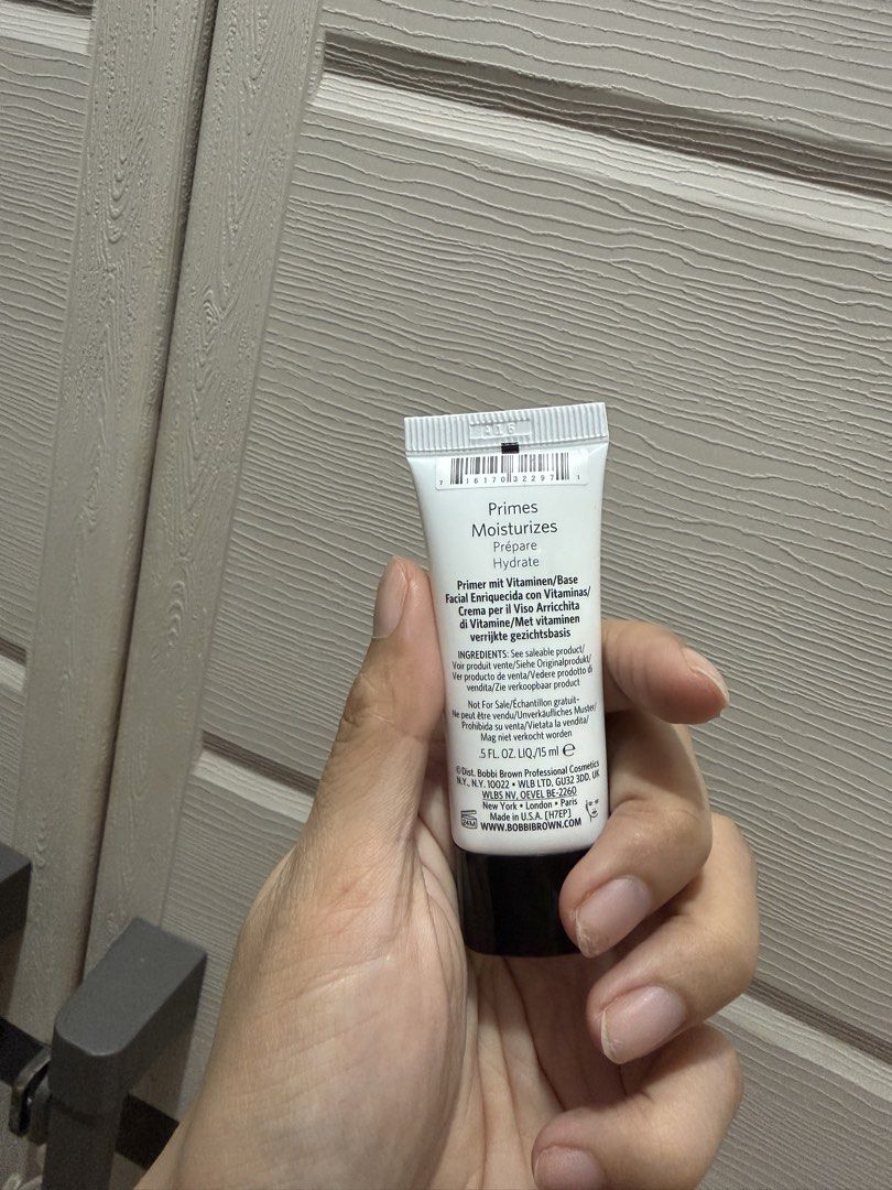 Bobbi Brown Vitamin Enriched Face Base 15ml (Category: Makeup) located in Davao. Submitted by fabdeclutter (Listing ID 1464757795, Image 2). Description: - Brand: Bobbi Brown - Product: Vitamin Enriched Face Base - Size: 15ml (Travel/Trial size) - Type: 2-in-1 Primer and Moisturizer - Benefit: Hydrates skin and preps a smooth base for makeup - Condition: Brand new, unopened.