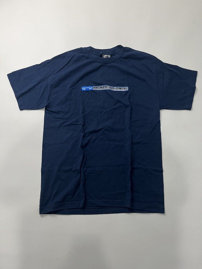 Body Glove Vintage Tee (Category: Tshirts & Polo Shirts ) located in Makati City. Submitted by ufcknwthbst (Listing ID 1464676001, Image 1). Description: 21 inch width 30 inch length 9.5/10 condition No issue.