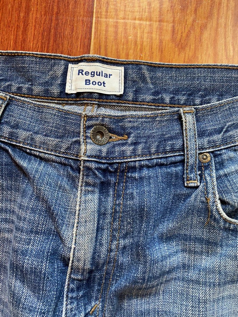 Mens Bootcut Jeans (Category: Jeans) located in General Santos City (Dadiangas). Submitted by paellwq (Listing ID 1464576331, Image 3). Description: Levis Strauss - Regular Bootcut Jeans For Mens Waist : 34 - 35 inches Length : Almost 41 inches Thigh : 13 inches Hem : 9 inches Good Condition- Nine out of Ten Color Rate -Need Wash -Flaw : Heelbite, Tiny Hole on Front Pocket Area + Shipping Fee.