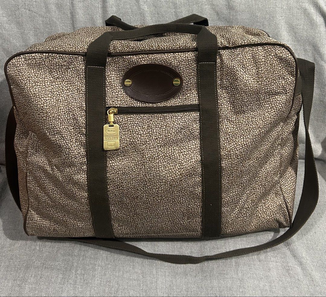 Borbonese Red Wall Nylon Bag (Category: Tote Bags) located in Imus. Submitted by swiftfire_39c538 (Listing ID 1464596032, Image 1). Description: Borbonese Red Wall Nylon Tote Bag Made in Italy Size: Approximately 48cm x 30cm x 16cm (bottom base).