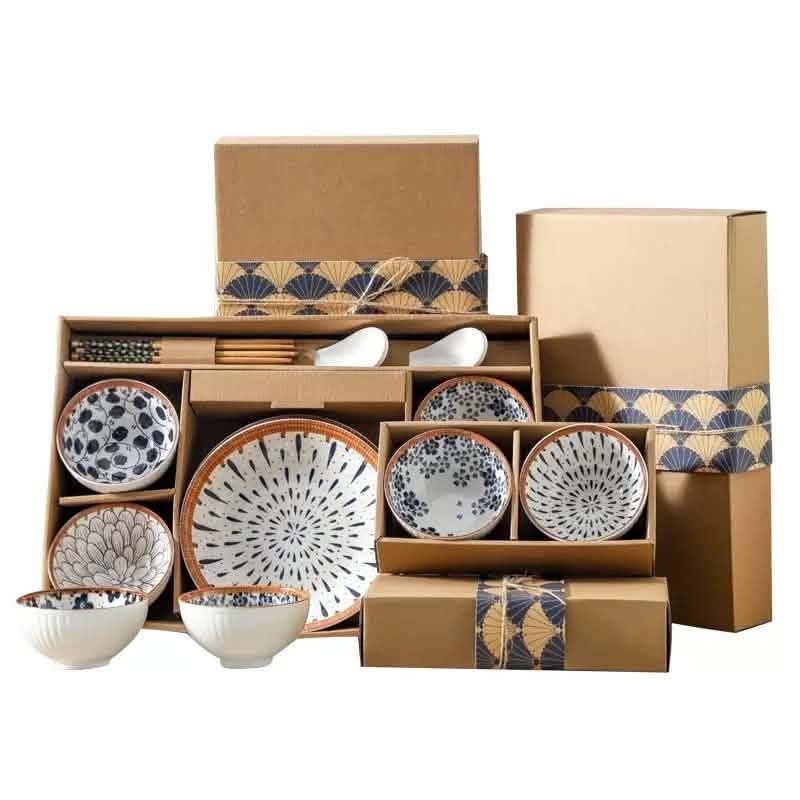 Bowl set gift set (Category: Announcements) located in Manila. Submitted by jelai.cybyb (Listing ID 1464699542, Image 2). Description: GIFT BOX SIZE ：28 CM X 25 CM X 7 CM 1 plate, 2 bowls, 4 chopsticks.