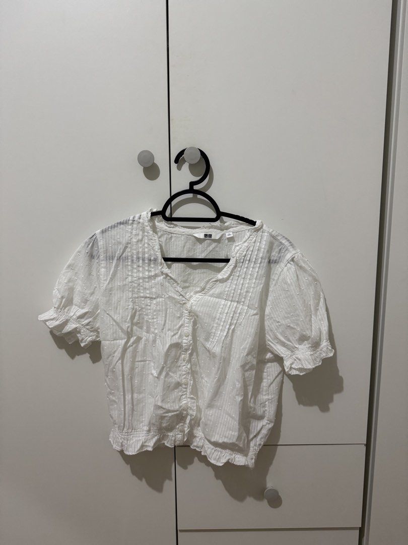 Branded clothes (Category: Blouses) located in Manila. Submitted by ivorysmile29717 (Listing ID 1464570429, Image 3). Description: .
