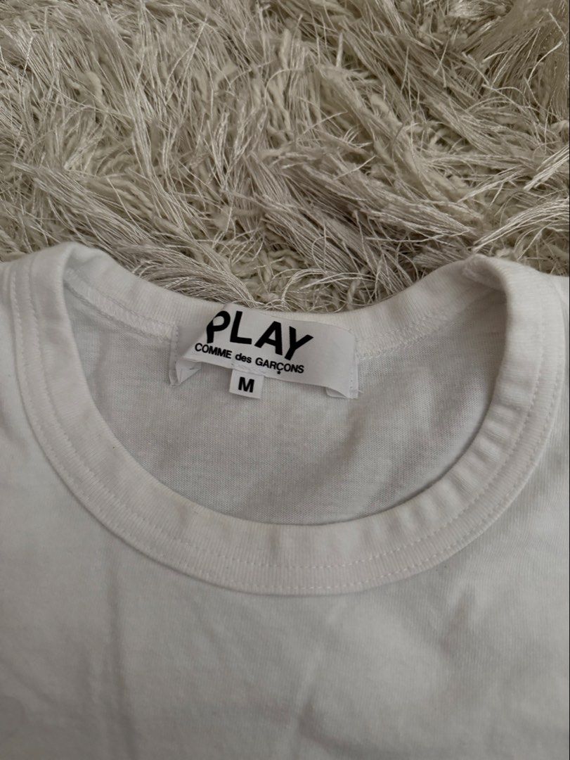 Brandnew Authentic Cdg Shirt (Category: Shirts) located in Quezon City. Submitted by emily_in_pariss (Listing ID 1464630453, Image 2). Description: Purchased in Univers Makati greenbelt Womens fit Small ( medium on tag ).