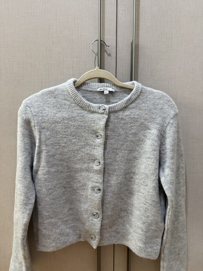 Brandnew Subdued Gray Cardigan (Category: Longsleeves) located in Quezon City. Submitted by emily_in_pariss (Listing ID 1464626939, Image 1). Description: Purchased in Subdued hk! Comes with paperbag.