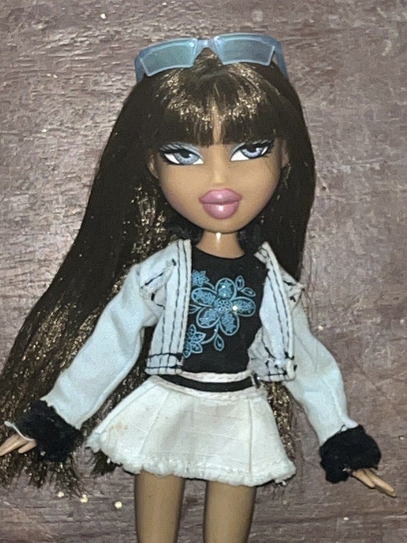 Bratz Secret Date Nevra Doll (HTF) (Category: Kids Toys) located in Palayan City. Submitted by princessy4smin (Listing ID 1464595059, Image 2). Description: Almost Complete No flaws except fixed tiny lip chip (barely noticeable) needs boilwash and skirt needs washing her heels are wild life safari nevra’s painted on No LP.