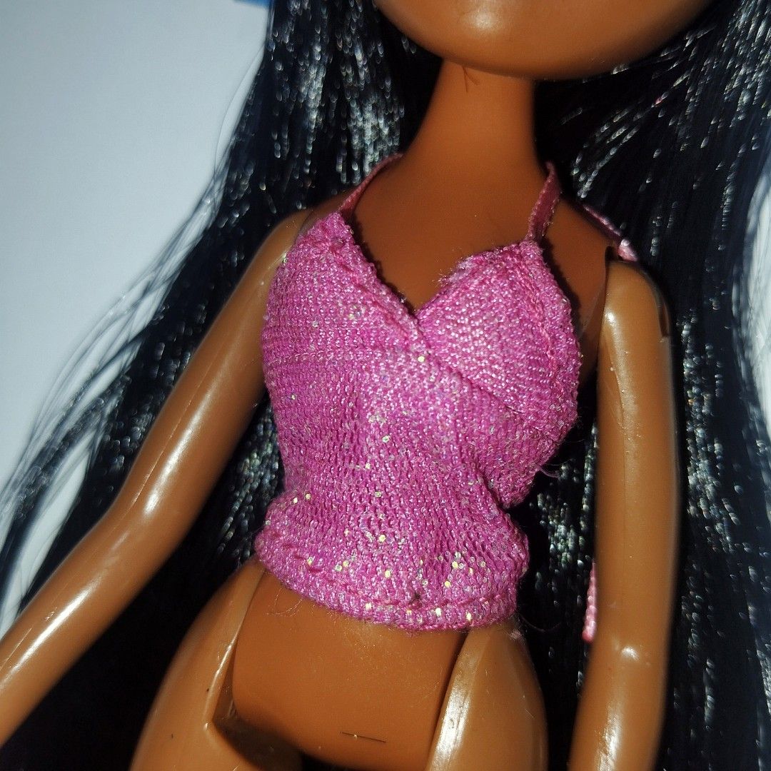 BRATZ Sparkly Pink Halter Top (Category: Kids Toys) located in Manila. Submitted by declutter_w.sage (Listing ID 1464709822, Image 3). Description: - WYSIWYG, LAST PRICE POSTED - velcro is still intact - can send more photos upon request MOP: Maribank | Gcash 🫧.