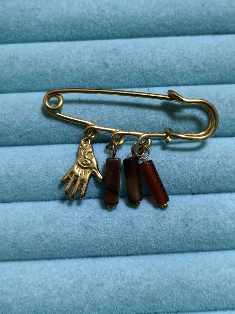 Brooch Pin Evil Eye (Category: Brooches) located in Taguig. Submitted by jeannescarlet (Listing ID 1464577365, Image 1). Description: 💎Brand New 💎Alloy Material.