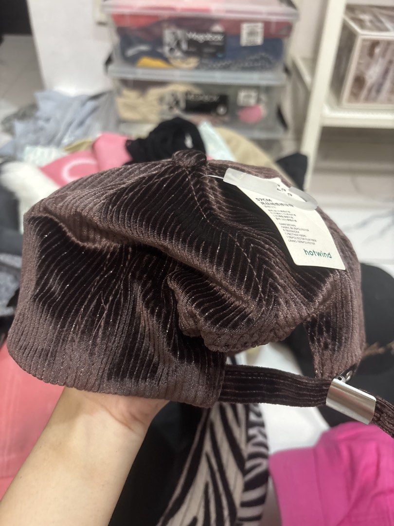 Brown cap (Category: Caps & Hats) located in Quezon City. Submitted by den.declutters (Listing ID 1464637946, Image 2). Description: Bought this from a shop in SG.