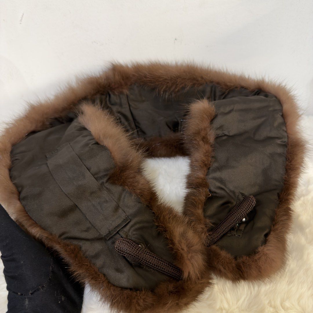 Brown Fur Collar Scarf Stole Neck Wrap (Category: Scarves) located in Rizal. Submitted by houseofbell (Listing ID 1464764315, Image 3). Description: - real fur brown collar scarf - Rich dark brown shade with an ultra-soft texture - Fully lined with smooth brown silk fabric on the back - Convenient loop fasteners for a secure and comfortable fit .