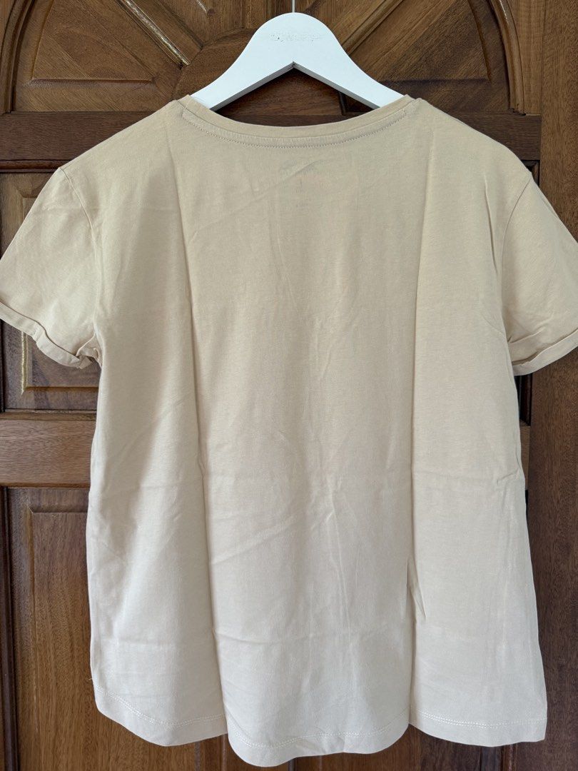 Brown Graphie Tee Shirt (Category: Shirts) located in Naga. Submitted by sbcookieee (Listing ID 1464705675, Image 3). Description: .