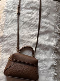 (Category: ) located in . Submitted by preloved__al (Listing ID 1464681032, Image 1). Description: .
