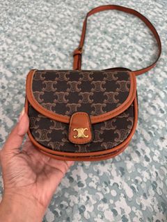 (Category: ) located in . Submitted by handpickedby_maria (Listing ID 1464738873, Image 1). Description: .