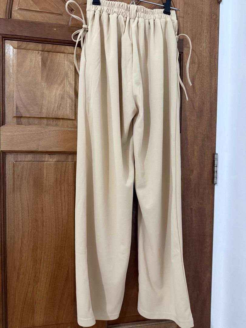 Brown Wide Leg Pants (Category: Other Bottoms) located in Naga. Submitted by sbcookieee (Listing ID 1464720102, Image 3). Description: .