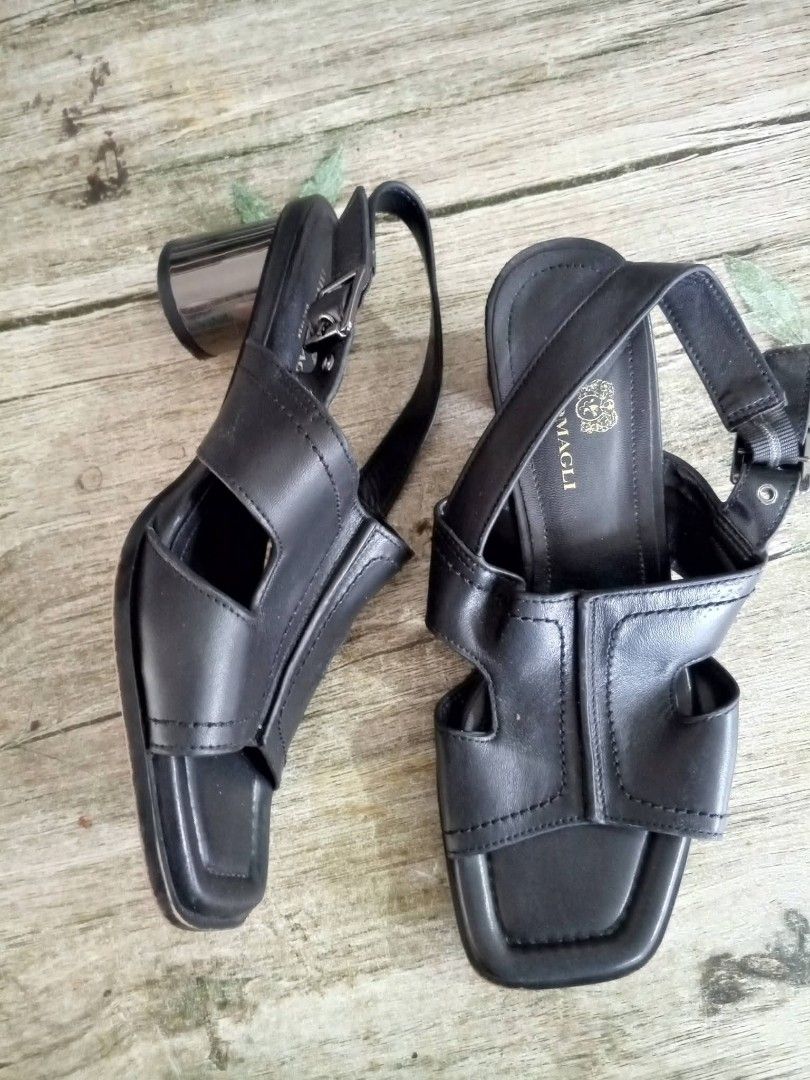 Bruno Magli Sandal (Category: Heels) located in General Santos City (Dadiangas). Submitted by ainna_bags19910622.680 (Listing ID 1464698069, Image 2). Description: .