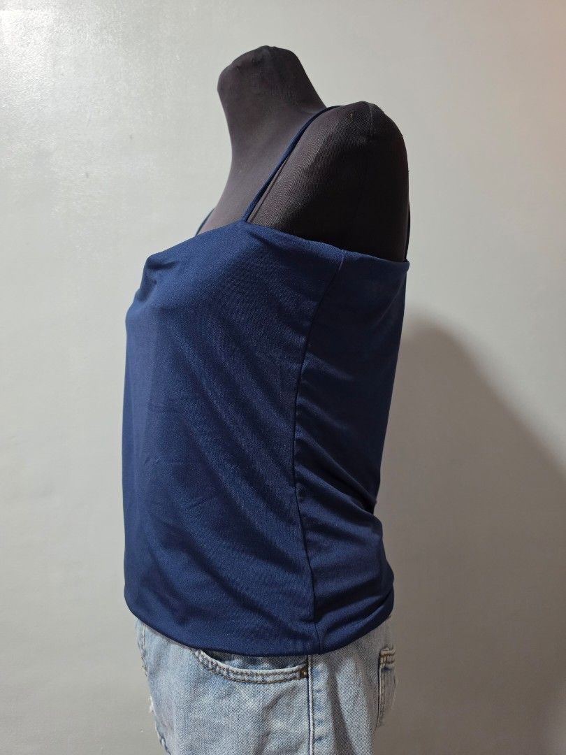 BSCO Navy Blue Spaghetti Strap Top 3xl (Category: Sleeveless) located in Paranaque City. Submitted by franinnashop (Listing ID 1464632109, Image 2). Description: - Navy blue spaghetti strap top - Brand: BSCO - Made in the Philippines - Stretchy material - Estimated size: 3XL - Ideal for casual wear or layering declutter 2xl to 3xl paranaque city.