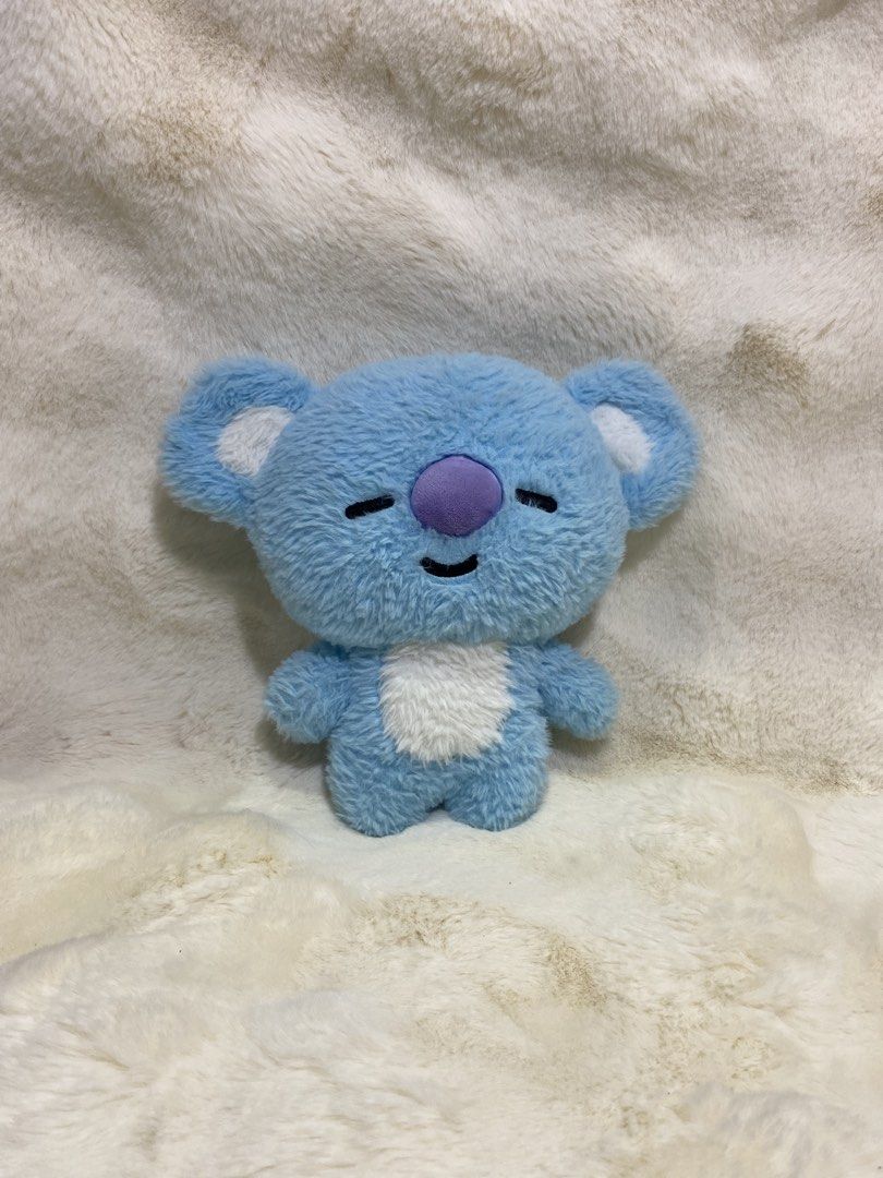 BT21 “Koya” plush (Category: Plushies & Soft Toys) located in Kalibo. Submitted by ollie_stuffshop (Listing ID 1464578689, Image 1). Description: 22cm x 24cm Before you send your inquiries: ❗️Last Price is already posted ❗️Manage your expectations, WYSIWYG ❗️May need washing ❗️Dropoff is every Wednesday & Sunday - Cut tag .