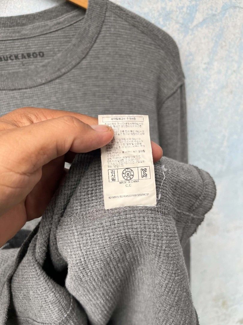 Buckaroo (Category: Tshirts & Polo Shirts ) located in Siay. Submitted by Jaaziahthriftdumaguete (Listing ID 1464756888, Image 3). Description: Wts ❗ buckarro long sleeve knit 20 width 27 length 10/10 color rate flawless excellent condition Mine : 400 Free shipping fee Location Zamboanga Sibugay Mindanao.