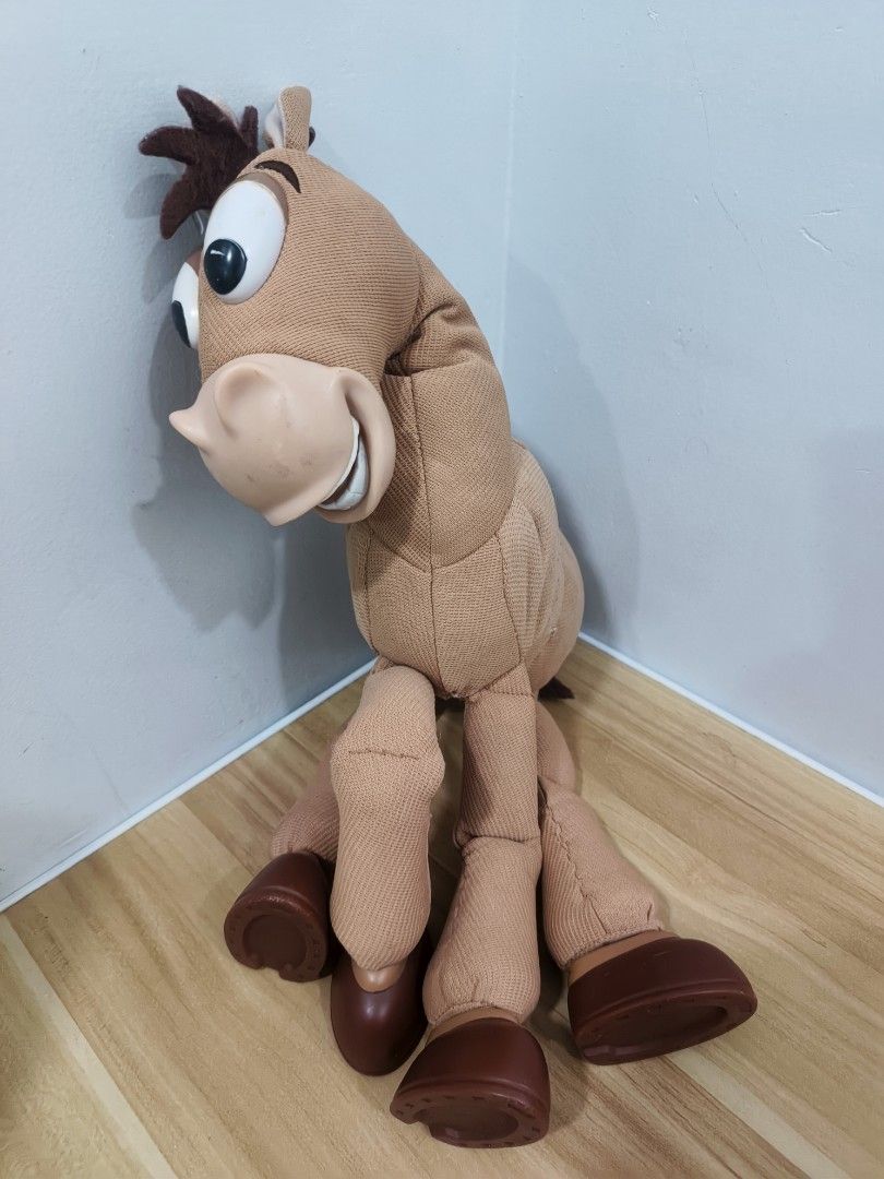 BULLSEYE WHITE LOGO (Category: Interactive Toys) located in Manila. Submitted by dave33d (Listing ID 1464730515, Image 1). Description: 🐴🤍 FOR SALE — SIGNATURE COLLECTION BULLSEYE (WHITE LOGO)! 🤍🐴 🔥 PRICE: ₱2,100 ONLY! 🔥 ✨ FEW ISSUES ONLY: • May kaunting himulmol sa tail & hair 🐴 • Need cleaning 🧼 • May ilang paint chips 🎨 • NO NAMES UNDER FEET 👣 • NO STAND ❌ • NO VB AND TAG 😁 SYEMPRE NAKA-NGITI SI BULLSEYE! 🐴✨ Perfect addition sa iny