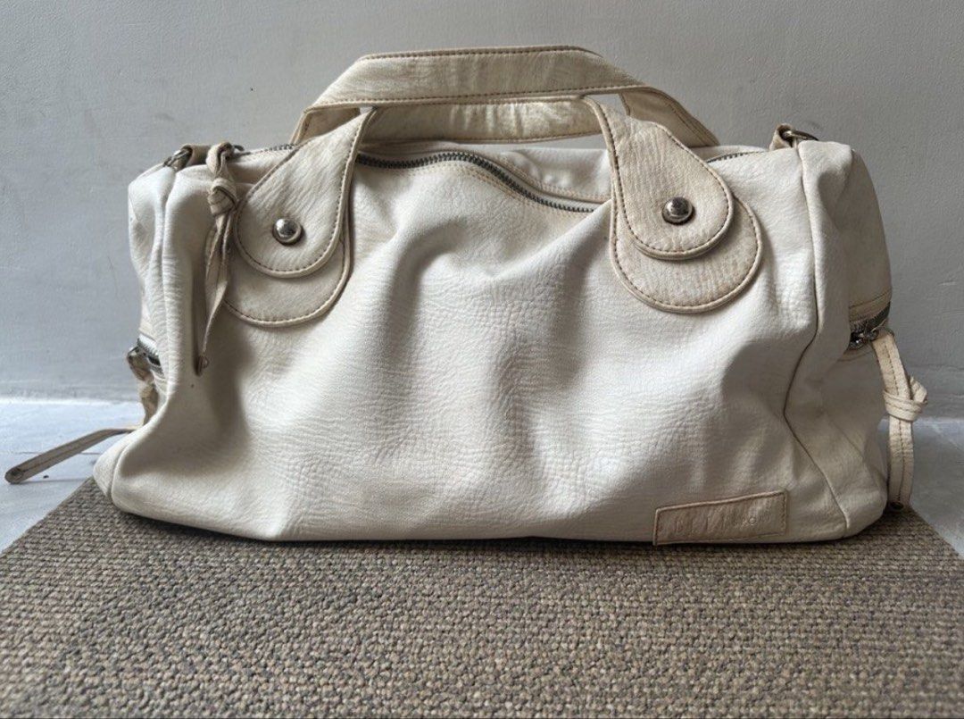 Bundle Project Bag (Category: Tote Bags) located in Tarlac. Submitted by wearagainboutique (Listing ID 1464736704, Image 3). Description: - Brand: Halo, Elle, Lacoste & Michael Kors - Project Bag - Pictures can check on my album .