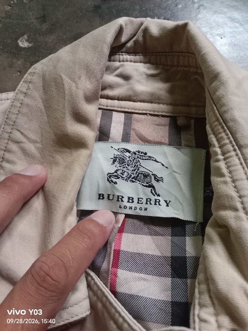 Burberry (Category: Coats, Jackets and Outerwear) located in Cabuyao City. Submitted by blake657 (Listing ID 1464642204, Image 3). Description: Burberry size xl issue kita sa last picture .