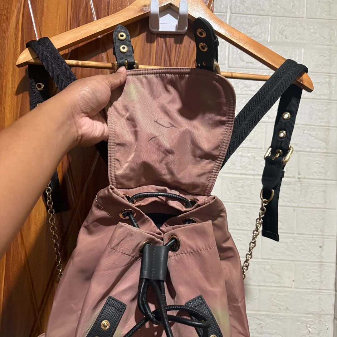 Burberry Backpack (Category: Luxury Bags & Wallets) located in Alburquerque. Submitted by abj_thriftshop (Listing ID 1464707976, Image 3). Description: like new excellent may maliit na dumi lang naka plastic pa ibang hardwares negotiable.