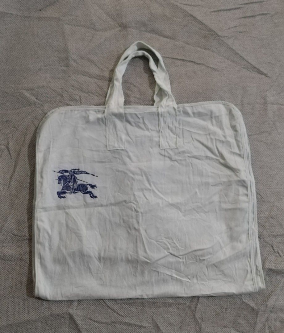 Burberry Garment Bag (Category: Luxury Bags & Wallets) located in Digos. Submitted by thrifted-sheila04 (Listing ID 1464590668, Image 1). Description: .
