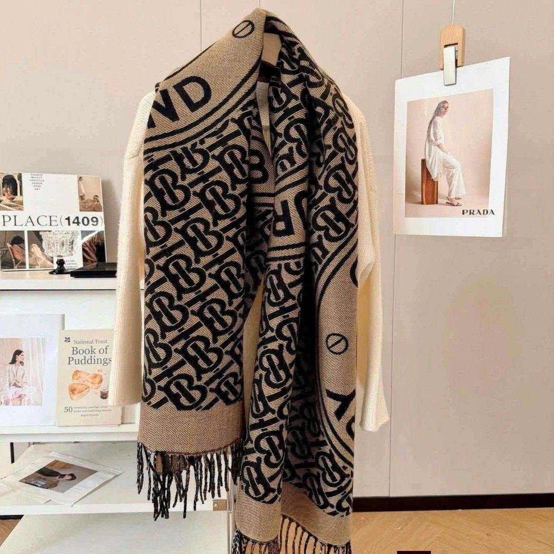 Burberry Nova Check Scarf (Category: Scarves) located in Pasig City. Submitted by farahoma15 (Listing ID 1464626116, Image 2). Description: - Classic Burberry Nova Check pattern - Signature Burberry print all over - Fringed edges for added detail - Luxurious feel and appearance - Perfect for adding designer style to any outfit - Versatile and timeless accessory.