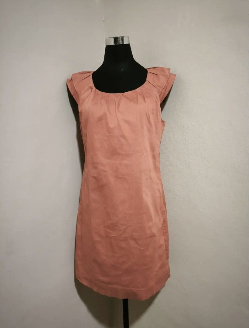 Burnt orange dress (Category: Dresses) located in Manila. Submitted by wearforce (Listing ID 1464593114, Image 2). Description: Love 21 Burnt orange dress can fit M-L good condition no issues color rate 9/10 170 + sf.
