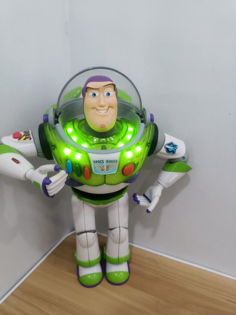 BUZZ LIGHTYEAR POWER UP (Category: Interactive Toys) located in Manila. Submitted by dave33d (Listing ID 1464730737, Image 1). Description: 🚨 FOR SALE — POWER UP BUZZ! 🚨 💰 ₱2,000 ONLY! • Strong voice 🔊 • May laser — malakas pa ang ilaw 🔴 • 12 phrases • Articulated hands & feet (NOT fingers) • May paint chips • No back cover • No front globe • Thinkway • Need lang ng cleaning 🧼 📦 Via Lalamove / J&T.