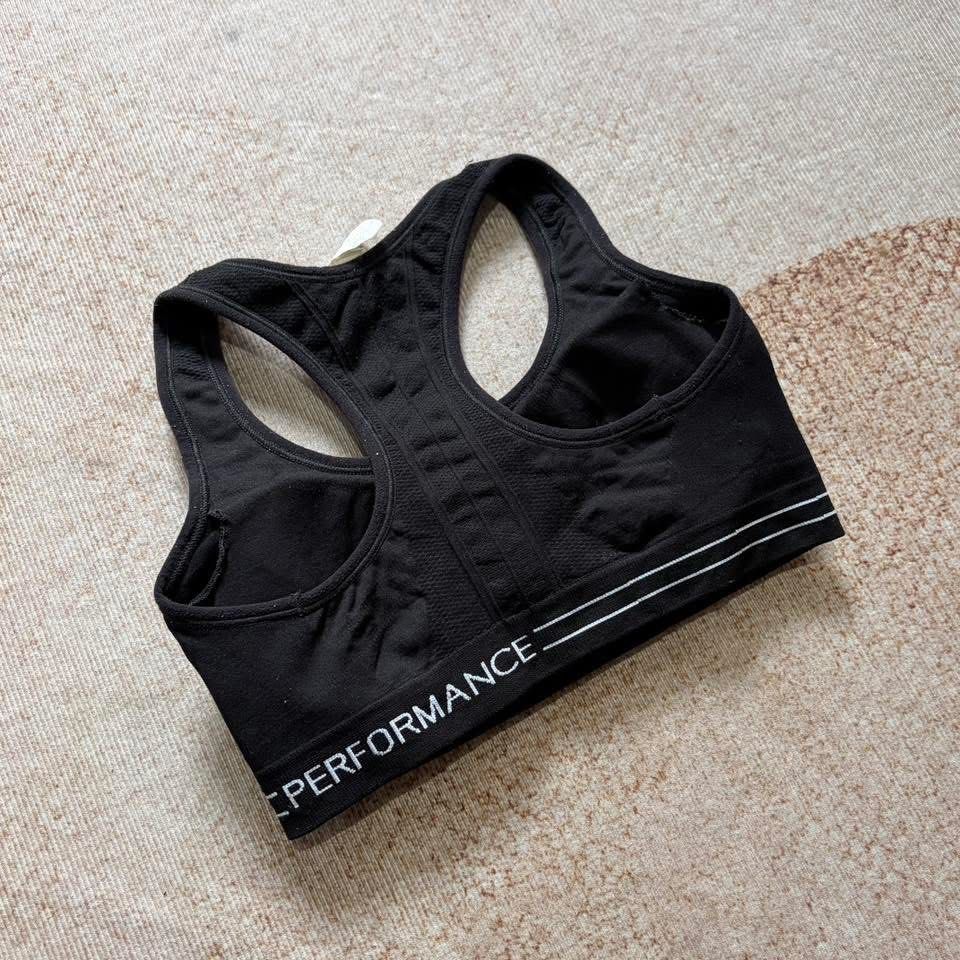 Calvin klein (Category: Activewear) located in Manila. Submitted by justin.jeyeneyshop (Listing ID 1464713798, Image 2). Description: .