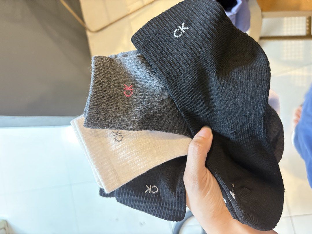 CALVIN KLEIN SOCKS (Brandnew) from US (Category: Socks) located in Baliuag. Submitted by gilpiece (Listing ID 1464636688, Image 3). Description: 4pairs for ₱1000!!! 260 each -Super good quality -medium US 4-10 | EUR 35-41 | UK 2-8 -nationwide shipping.