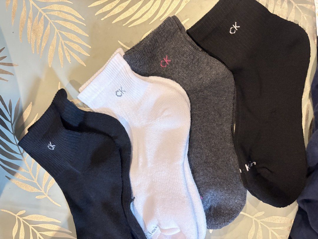 CALVIN KLEIN SOCKS (Brandnew) from US (Category: Socks) located in Baliuag. Submitted by gilpiece (Listing ID 1464636688, Image 2). Description: 4pairs for ₱1000!!! 260 each -Super good quality -medium US 4-10 | EUR 35-41 | UK 2-8 -nationwide shipping.