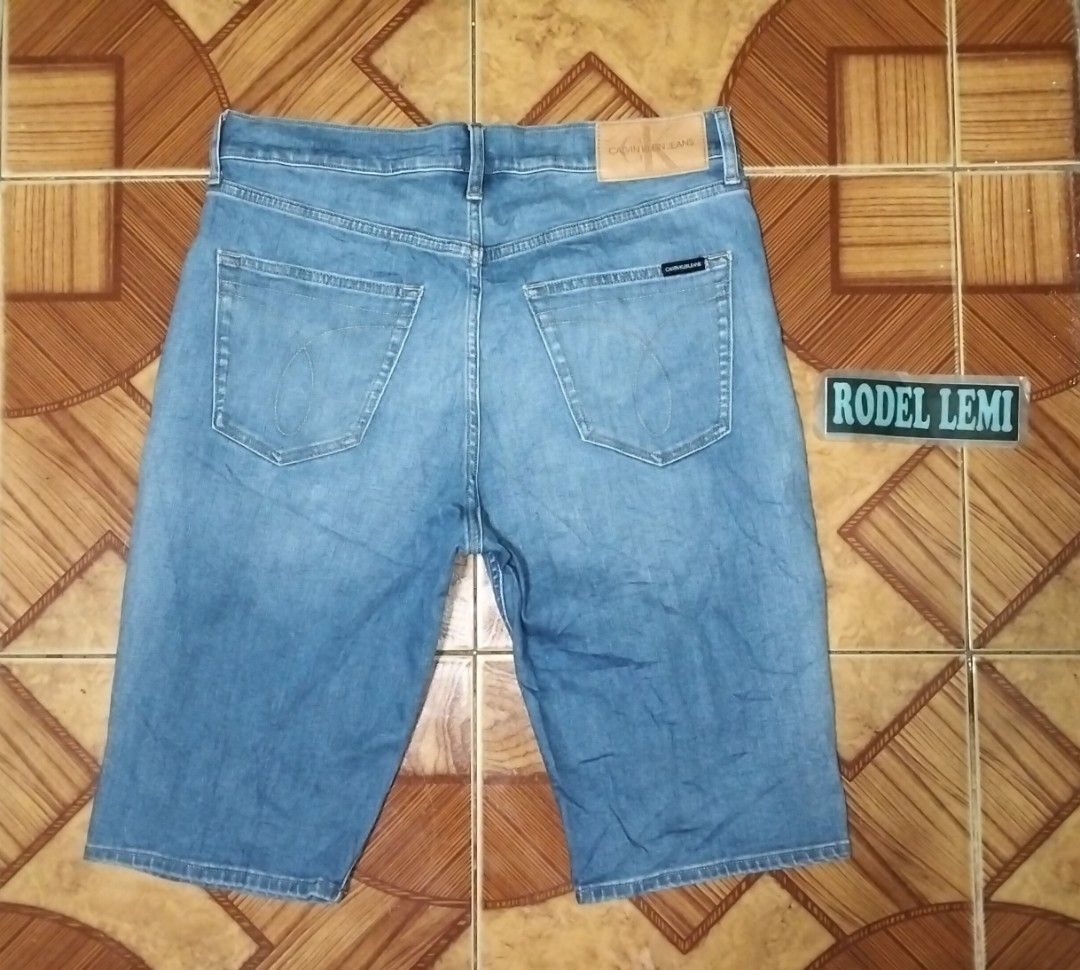 Calvin Klein taper shorts (Category: Shorts) located in Bulacan. Submitted by ryldeal030912 (Listing ID 1464700558, Image 2). Description: excellent condition distressed stretch size 33-34 25" lenght.