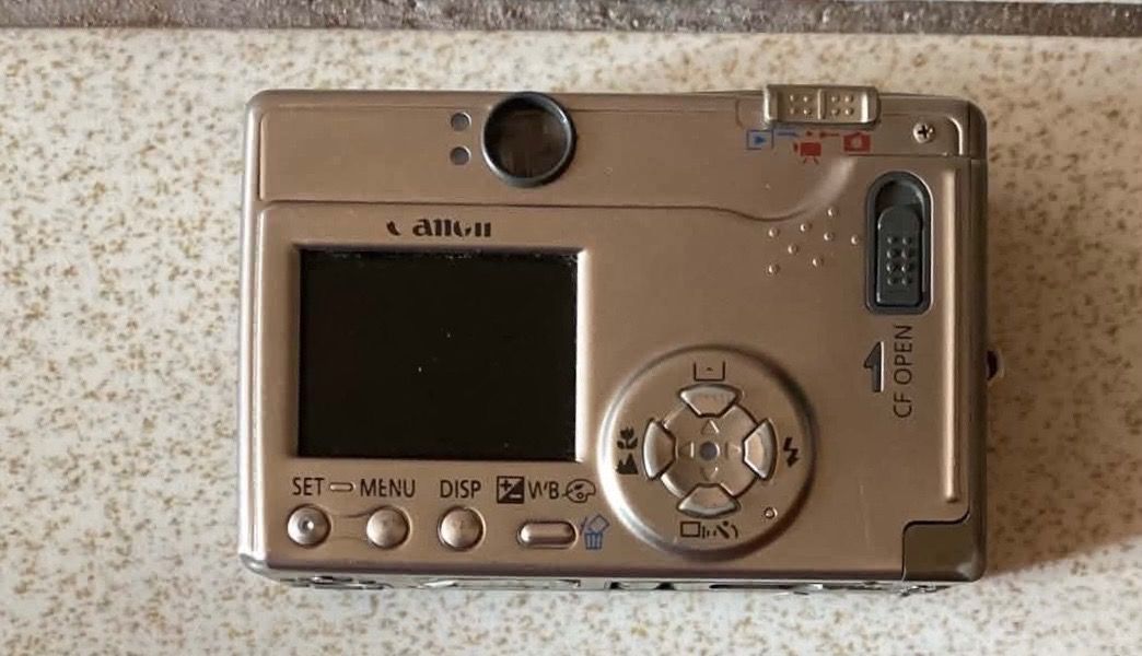 Canon Digital Ixus V3 UNTESTED (Category: Cameras) located in Manila. Submitted by alijfloresca (Listing ID 1464628186, Image 2). Description: Unit only Untested.