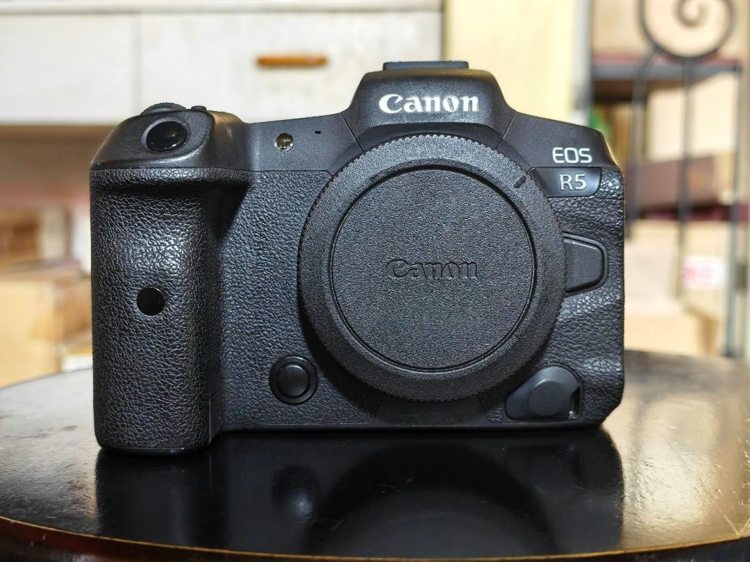 Canon EOS R5 Full Frame Mirrorless (Category: Cameras) located in Manila. Submitted by giordanorocco (Listing ID 1464577555, Image 1). Description: Key Features : 45-megapixel full-frame CMOS sensor 8K raw video at 30p and 4K video up to 120p In-body image stabilization (IBIS) Dual Pixel CMOS AF II Weather-sealed magnesium alloy body Low shutter count..