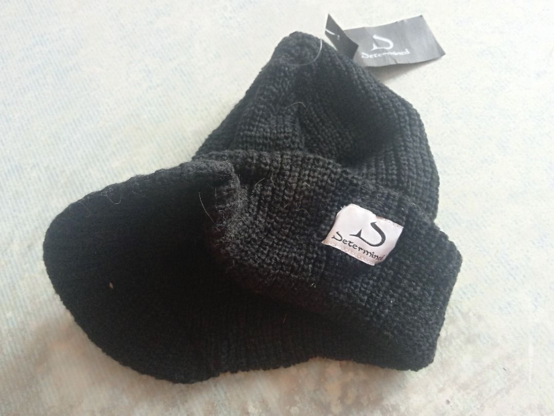Cap/Bonnet US BNEWTAG (Category: Hats & Beanies) located in Los Banos. Submitted by mania-62906 (Listing ID 1464589285, Image 2). Description: BNewtag. US one size. Black for cold climate.
