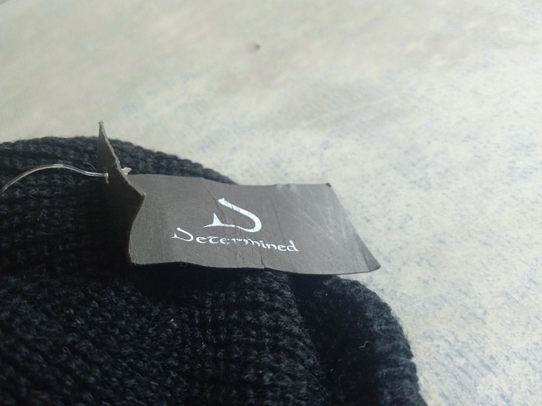 Cap/Bonnet US BNEWTAG (Category: Hats & Beanies) located in Los Banos. Submitted by mania-62906 (Listing ID 1464589285, Image 3). Description: BNewtag. US one size. Black for cold climate.
