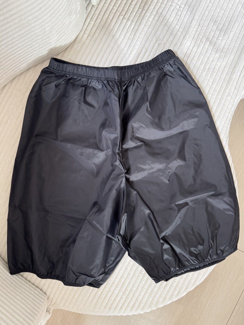 Capezio Rip Stop Shorts (Category: Shorts) located in Dasmarinas. Submitted by ella.i2 (Listing ID 1464625654, Image 1). Description: - Never been used - Brand: Capezio - Color: Black - Size: Medium - Material: 100% Nylon - Made in: USA - Features: Elastic waistband and leg openings - Ideal for: Warm-ups and practice - Benefits: Comfortable and lightweight.