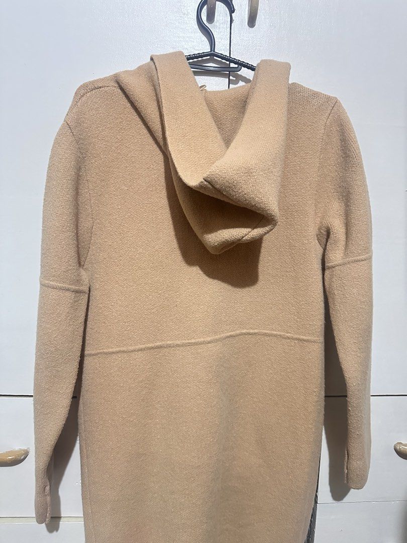 Cardigan (Category: Coats, Jackets and Outerwear) located in Tandag. Submitted by kawaiispreloved (Listing ID 1464693487, Image 3). Description: Makapal tela Perfect sa malamig na panahon Small to large.