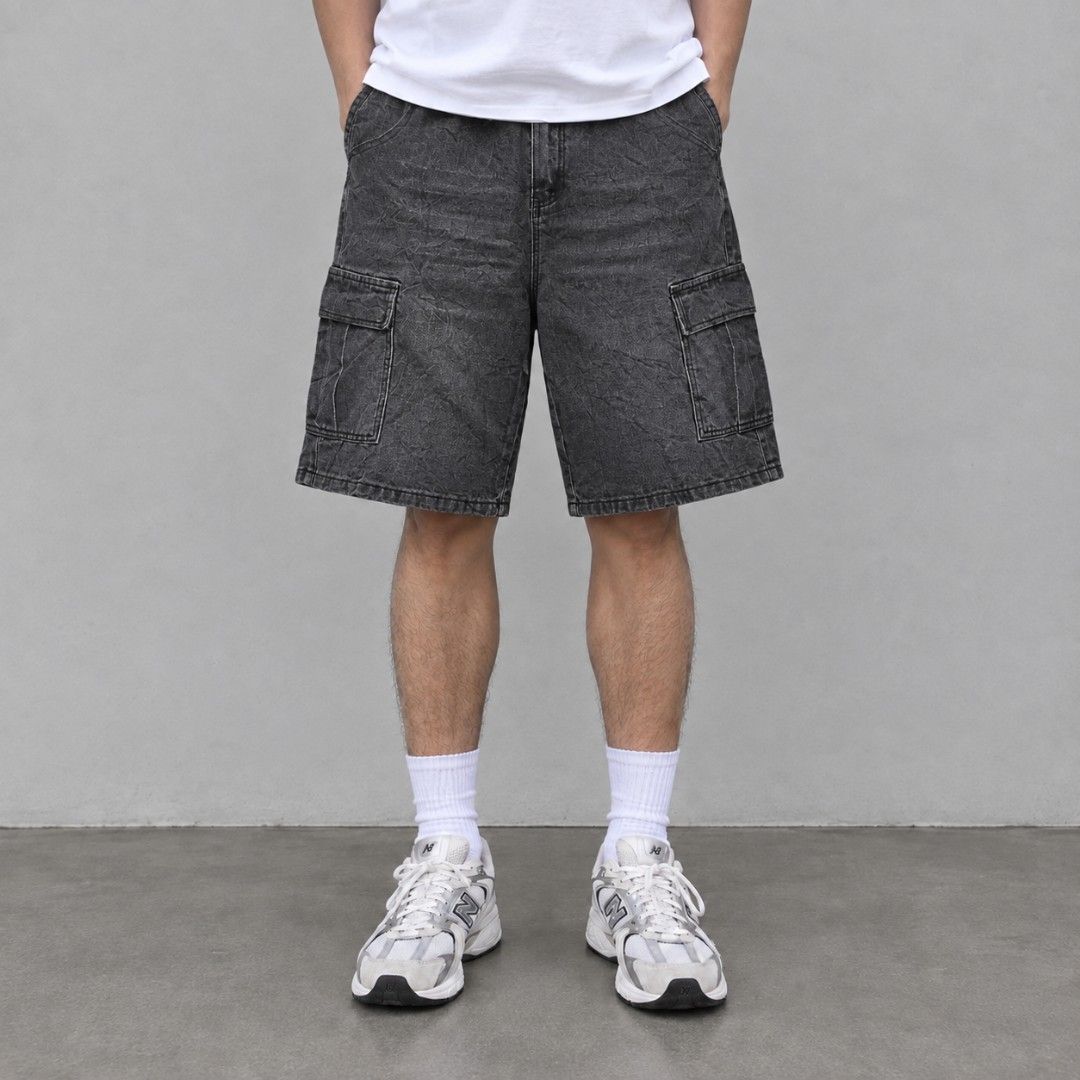 CARGO JORTS BLACK WASHED (Category: Shorts) located in Toledo. Submitted by rare_district (Listing ID 1464676865, Image 2). Description: BLACK WASHED CARGO JORTS Waist Stretch - 29 to 36 Length - 23 Hem - 12.5 Excellent Condition No issue 💸499 Plus sf.