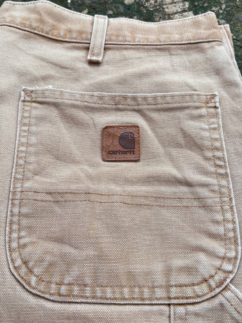 Carhartt B11 BRN Pants (Category: Jeans) located in Antipolo. Submitted by 00izzo (Listing ID 1464580323, Image 3). Description: Dimes based on tape measure 36” waist 13.5” thigh 41” length 9.5” hem Photos may vary due to lighting📌 Good fade Sign of usage Minimal hem distress Cracked patch Front thigh scratch 8/10 overall condition.