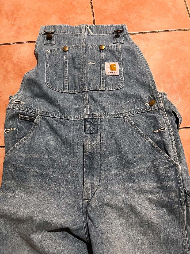 Carhartt Denim Overalls 30x34 (Category: Jeans) located in Las Pinas. Submitted by nanjucabin71190 (Listing ID 1464677445, Image 2). Description: - Classic Carhartt denim overalls - Size: 30x34 - Color: Light wash blue denim - Features: Durable, functional, multiple pockets - Ideal for: Workwear or casual outfits - Condition: Ready for a new owner.