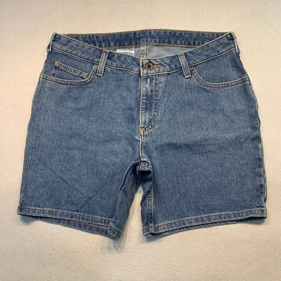 Carhartt denim shorts (Category: Shorts) located in Mandaluyong City. Submitted by theroom501 (Listing ID 1464751629, Image 2). Description: Carhartt denim shorts Style Code: W8063 Size on Tag: 10 Color: Denim Condition: Good pre-owned condition with visible signs of previous use. Flaws/Issues:&nbsp; Flat Lay Measurements: Pit to Pit: 30 inches Length: 32 inches Leegopening Length: 10.5 inches Price: 1800.